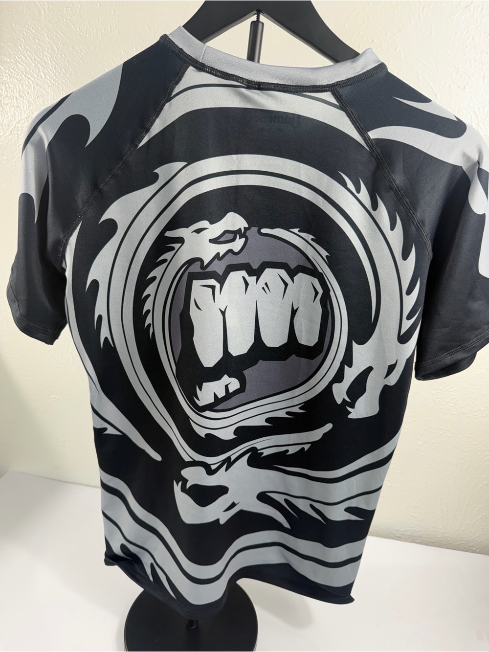 Gameness Women’s Large Fight Right Martial Arts BJJ Rash Guard Black Gray - Picture 2 of 5